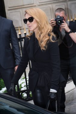 Şarkıcı Celine Dion, Paris Moda Haftası kapsamında 4 Temmuz 2016 'da Fransa' nın başkenti Paris 'te düzenlenen Christian Dior Haute Couture Fall / Winter 2016-2017 konserine geldi..