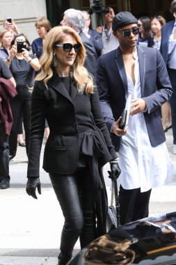 Şarkıcı Celine Dion, Paris Moda Haftası kapsamında 4 Temmuz 2016 'da Fransa' nın başkenti Paris 'te düzenlenen Christian Dior Haute Couture Fall / Winter 2016-2017 konserine geldi..