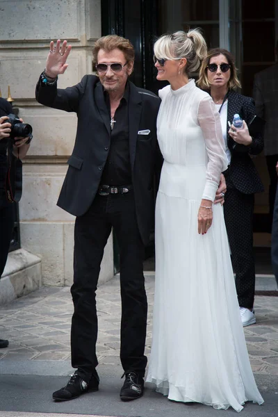 Johnny Hallyday Laeticia Hallyday Przybywają Pokaz Christian Dior Haute Couture — Zdjęcie stockowe