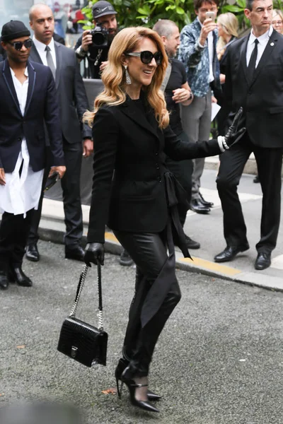 Cantante Celine Dion Llega Espectáculo Christian Dior Haute Couture Otoño —  Fotos de Stock