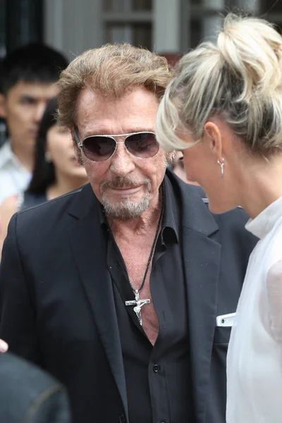 Johnny Hallyday Laeticia Hallyday Прибувають Шоу Christian Dior Haute Couture — стокове фото