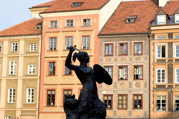 Restauriertes Fragment alter Gebäude in der Altstadt von Warschau, Polen — Stockfoto