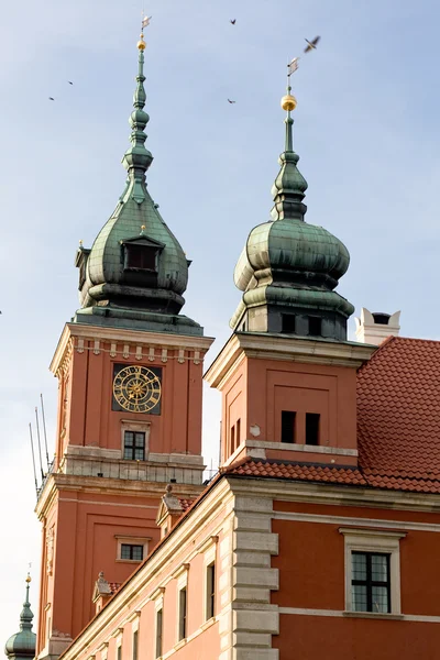 Ett fragment av en gammal byggnad i Warszawa, Polen — Stockfoto