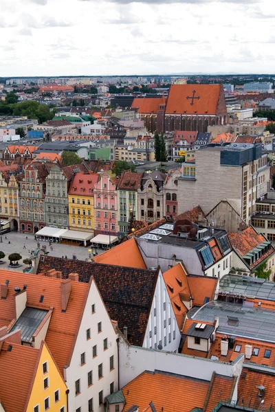 Uitzicht op de stad vanaf een hoogte, wroclaw, Polen, Europa. — Stockfoto