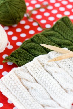 örgü desenleri ve bir polka dot arka tekerlek teli