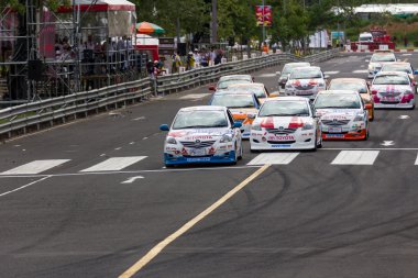 Toyota bir tane yapmak yarış 2012