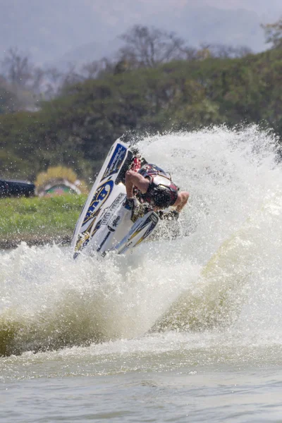 Mostrar Freestyle a ação acrobacia Jet Ski — Fotografia de Stock