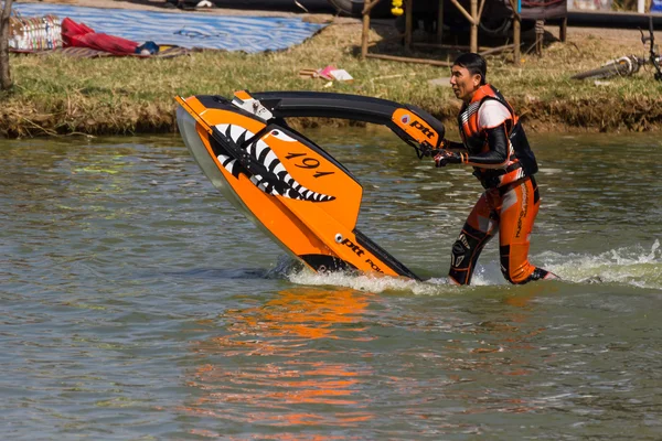 Mostrar Freestyle a ação acrobacia Jet Ski — Fotografia de Stock