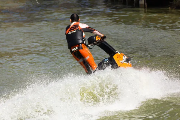 Visa freestyle åtgärden jet ski stunt — Stockfoto