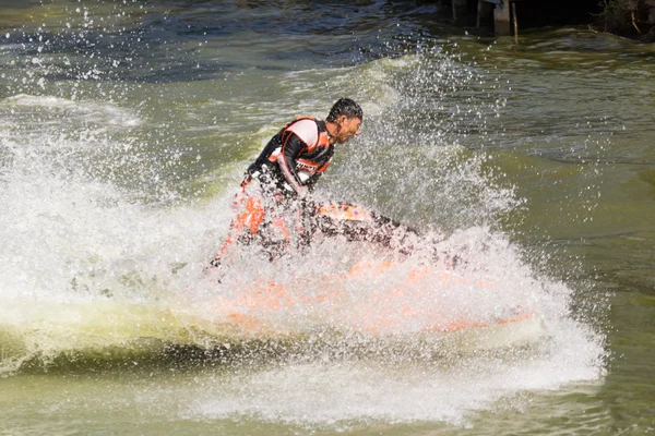 Mostrar Freestyle a ação acrobacia Jet Ski — Fotografia de Stock