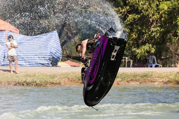 Mostrar Freestyle a ação acrobacia Jet Ski — Fotografia de Stock