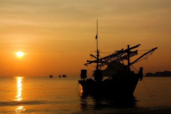 Silhouette of Thai Fishing Boat — Stock Photo, Image