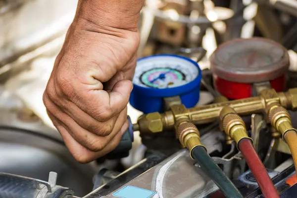 Componentes de automóveis aéreos reparados — Fotografia de Stock