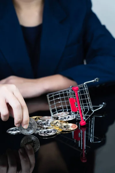 Close Business Woman Holding Some Pieces Golden Bitcoin Token Shopping — Zdjęcie stockowe