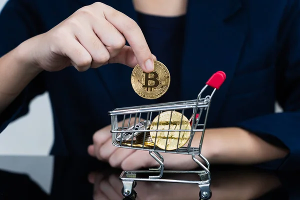 Close Business Woman Holding Some Pieces Golden Bitcoin Token Shopping — Zdjęcie stockowe