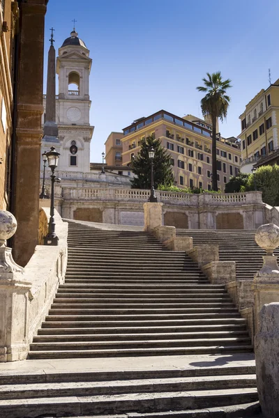 A famosa escadaria da trindade das montanhas em Roma — Fotografia de Stock
