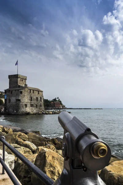 Panoramic telescope pointing to the castle of Rapallo — Stock Photo, Image