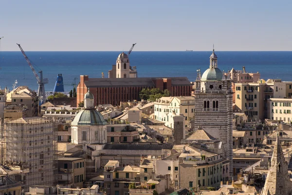 De skyline van Genua, Italië — Stockfoto