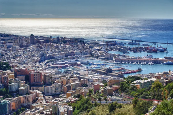 Porto de Génova paisagem Fotos De Bancos De Imagens