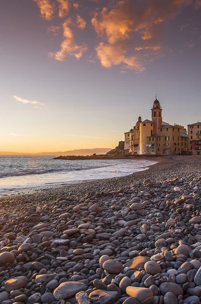 Wybrzeże Camogli o zachodzie słońca — Zdjęcie stockowe