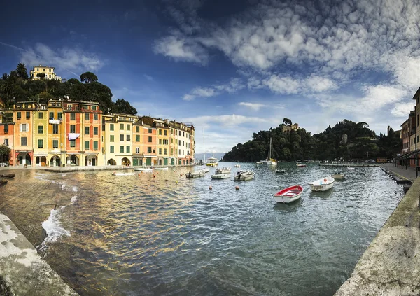 Portofino, famosa località turistica della Riviera Ligure — Foto Stock