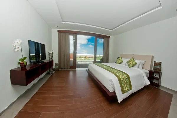 Tropical villa bedroom — Stock Photo, Image