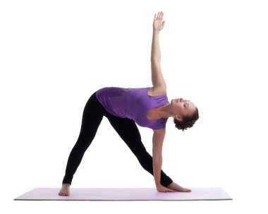 genç kadın yoga asana paspas üzerinde poz