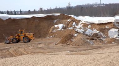 Panorama sandpit traktör ile üzerinde