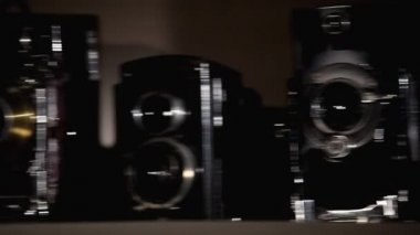 satır eski fotoğraf makinelerinin üzerinde kamera tava