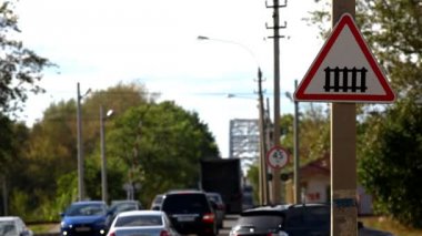 yol crossbuck yazıya