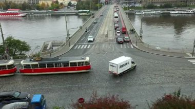 yoğun trafik