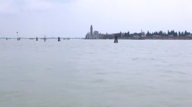 Takside sütunu boyunca açık deniz yelken