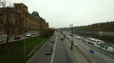 güneşli sokak trafik