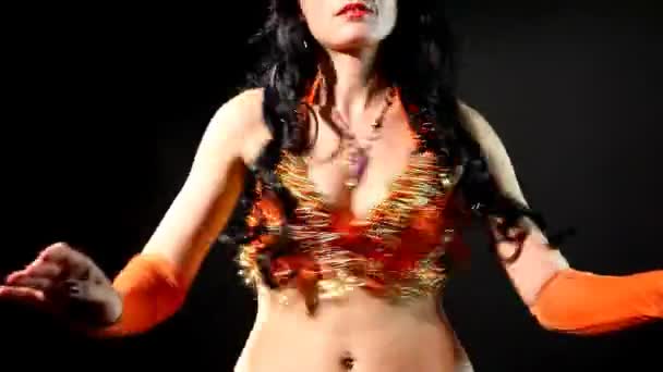 Woman Belly dance - shake breast — Stock Video