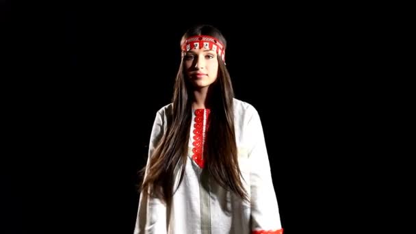 Young girl in traditional russian costume — Stock Video