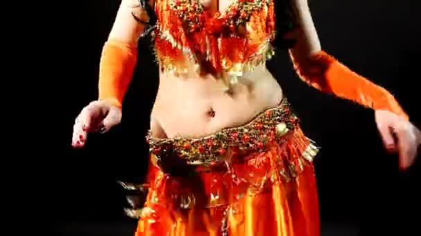 Woman Belly dance - shake torso and hands — Stock Video