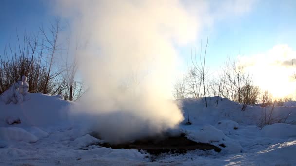 Conservación de energía de invierno vapor de agua caliente — Vídeo de stock
