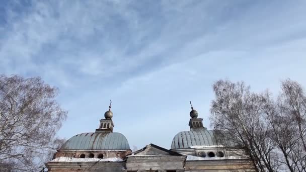 Panorama op verlaten kerk — Stockvideo