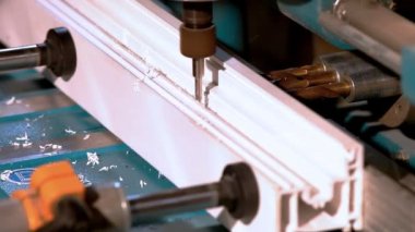 Matkap delik plastik pencere hazırlamak