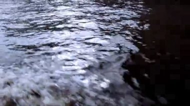 su ve güneş ışığından tekne