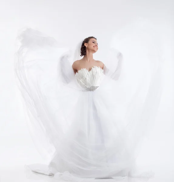 白で隔離される陽気な美しい花嫁 — ストック写真