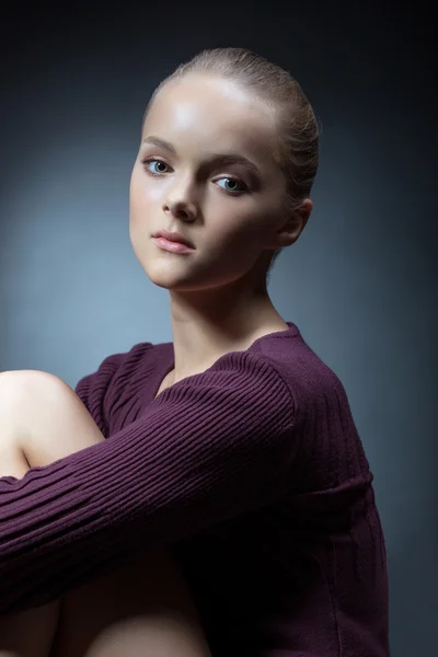 Portrait of beautiful teenage girl, close-up — Stock Photo, Image