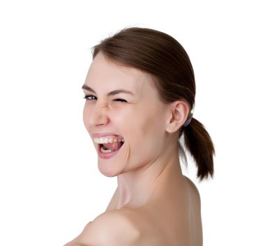 neşeli bir genç kadının portresi kameraya winks