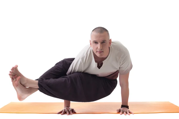 Yoga-Trainerin posiert vor der Kamera — Stockfoto