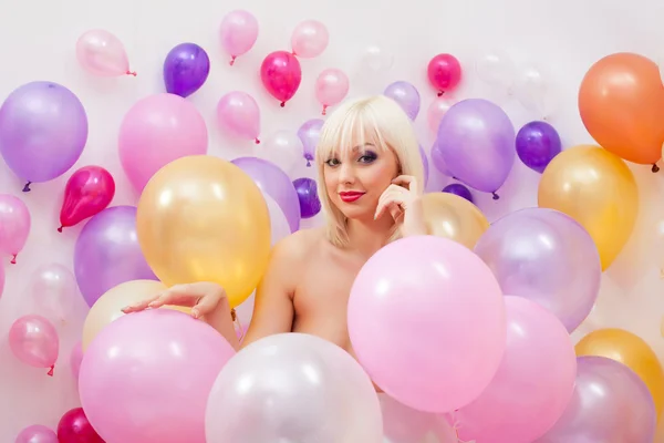 Image of pretty platinum blonde smiling at camera — Stock Photo, Image