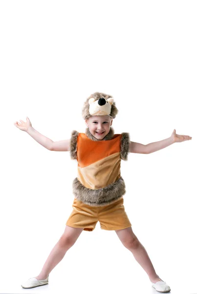 Niño feliz posando en traje de oso, aislado en blanco — Foto de Stock