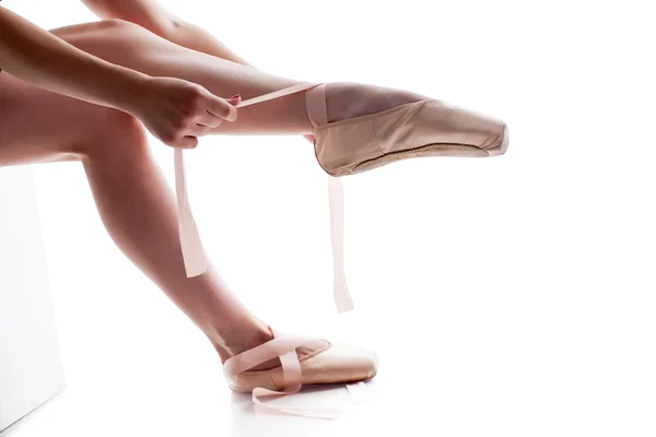 Shapely female legs in pointes, close-up — Stock Photo, Image