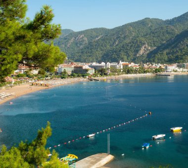 Deniz sahil şeridi beach, oteller ve yatlar Türkiye shot