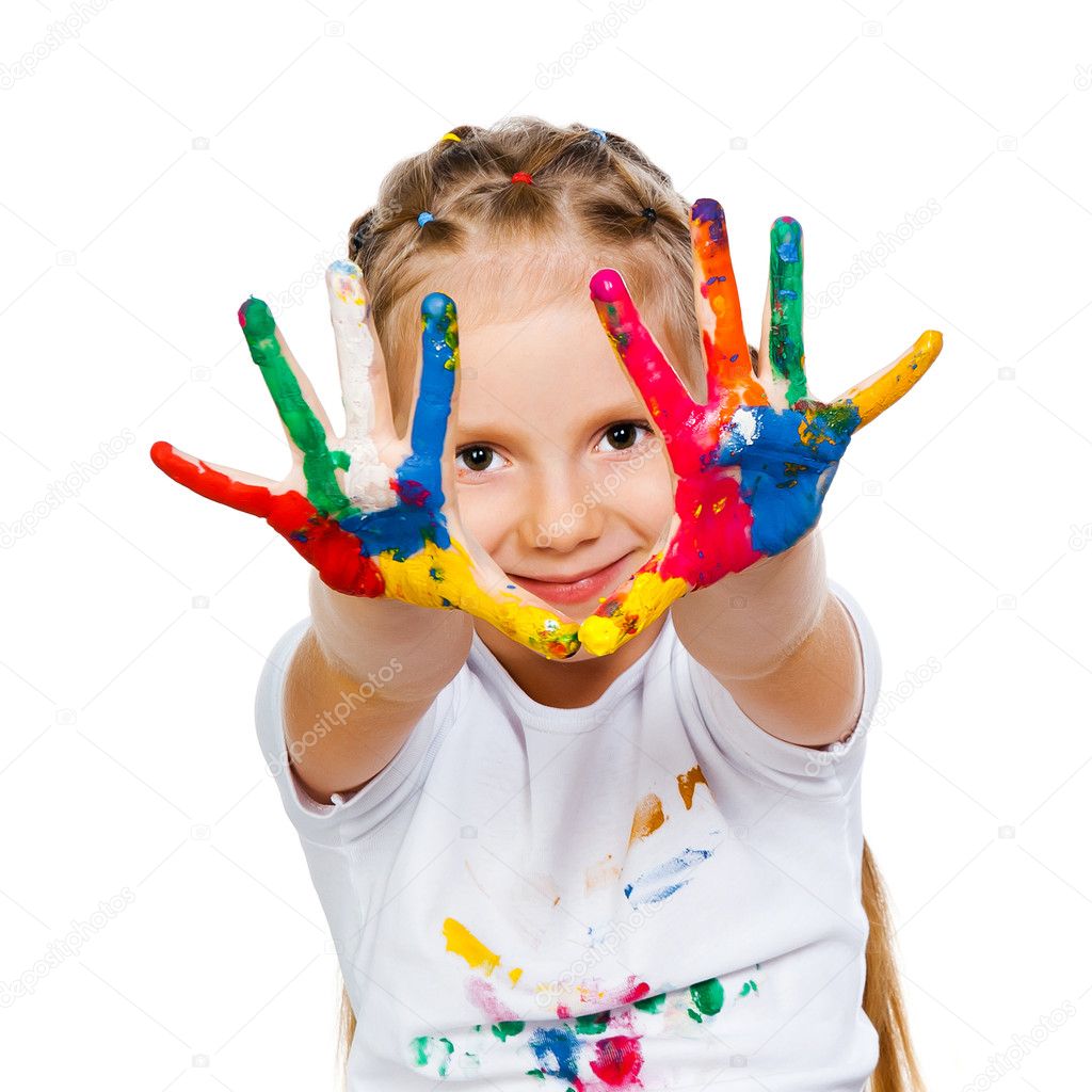 Little girl with ​​hands in paint