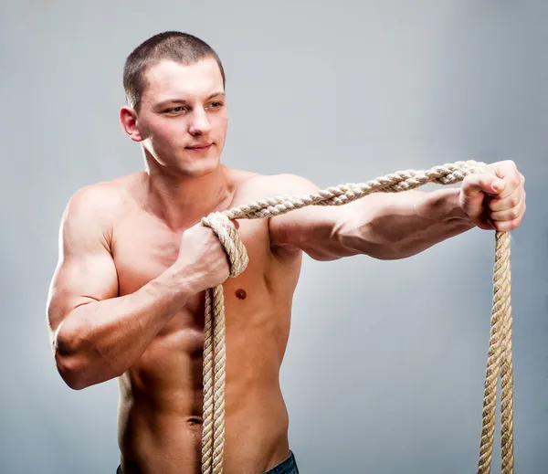 Hombre muscular — Foto de Stock